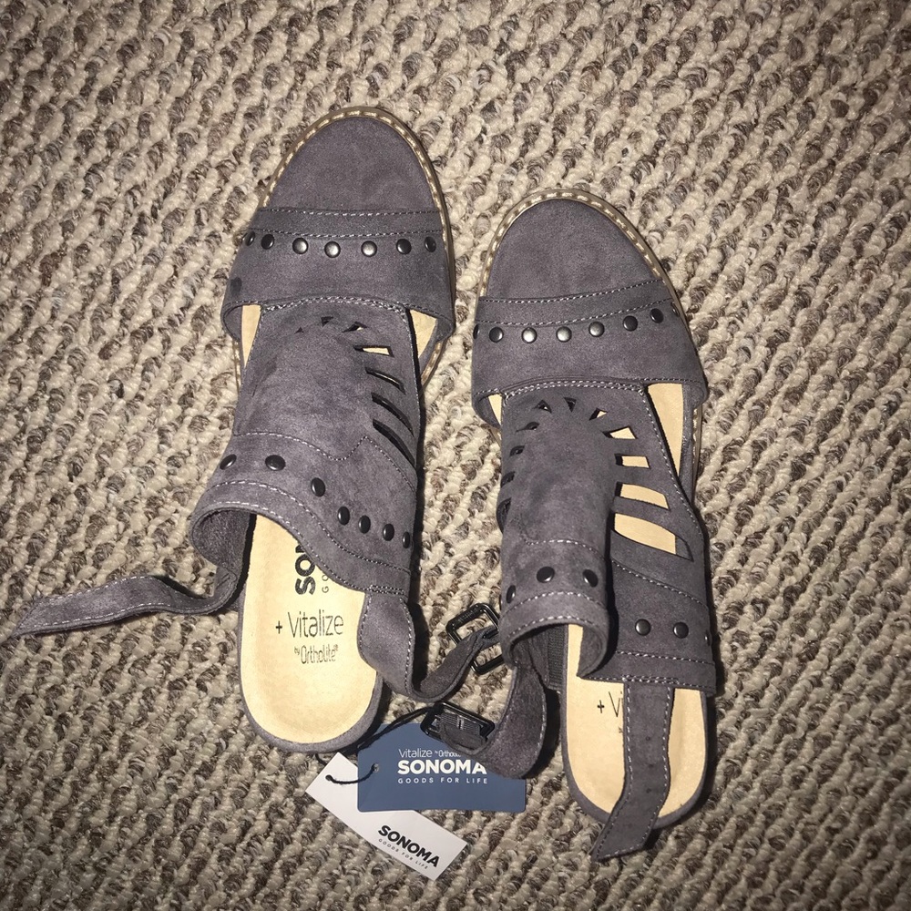 Heels - Picture 2 of 3